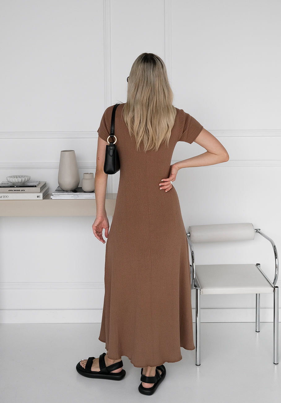 Miann &amp; Co Womens - Lily Short Sleeve V-Neck Ribbed Maxi Dress - Café au Lait